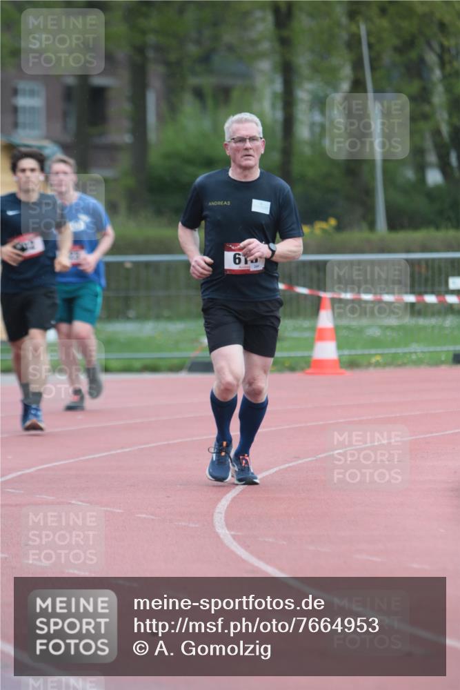 13.04.2025 - Hammer Lauf A. Gomolzig http://msf.ph/oto/7664953 13.04.2025 12:03:56 Ziel 302, 923 meine-sportfotos.de