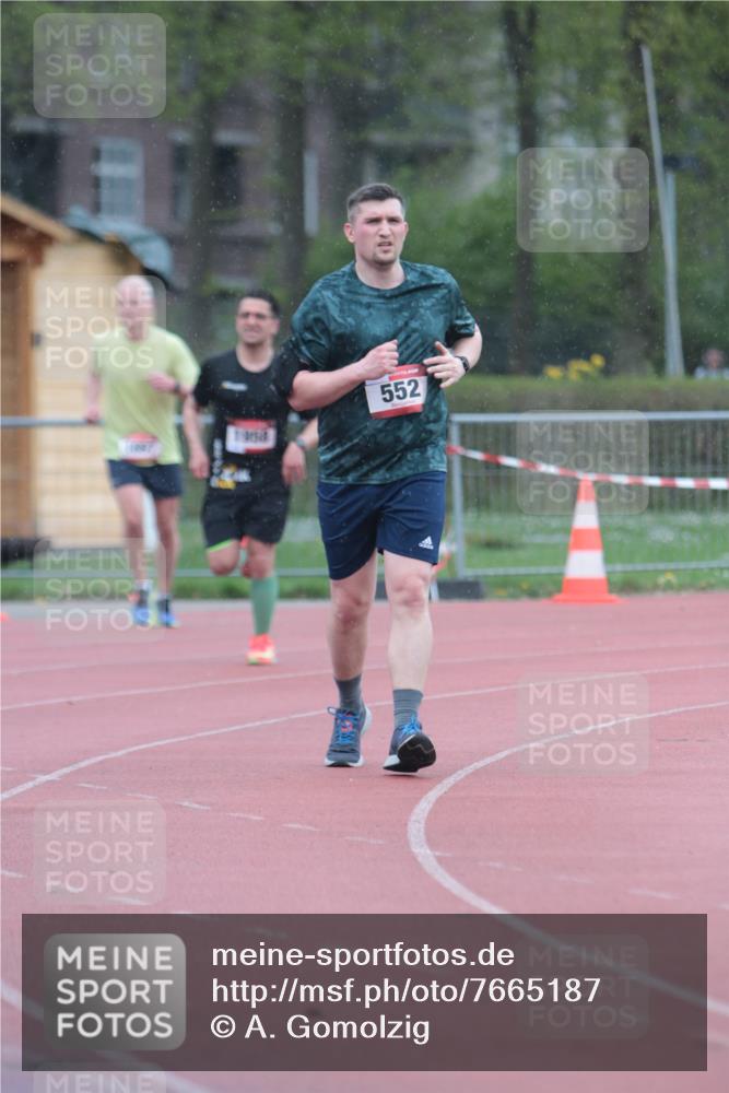 13.04.2025 - Hammer Lauf A. Gomolzig http://msf.ph/oto/7665187 13.04.2025 12:07:35 Ziel 552, 633, 1958 meine-sportfotos.de