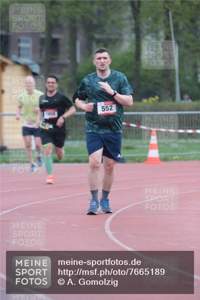 13.04.2025 - Hammer Lauf A. Gomolzig http://msf.ph/oto/7665189 13.04.2025 12:07:35 Ziel 552, 633, 1958 meine-sportfotos.de