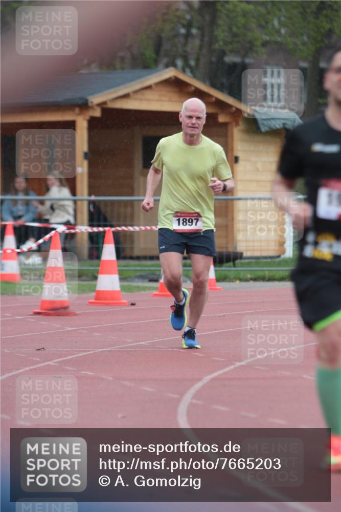 13.04.2025 - Hammer Lauf A. Gomolzig http://msf.ph/oto/7665203 13.04.2025 12:07:40 Ziel 552, 1897, 1958 meine-sportfotos.de