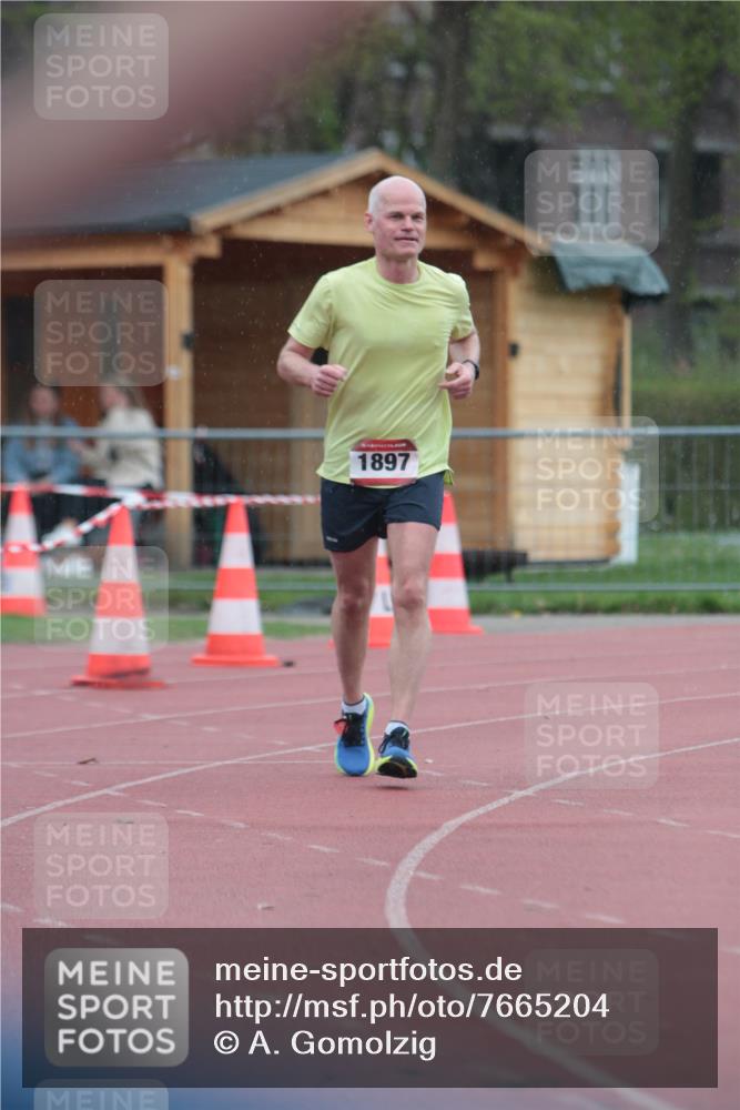 13.04.2025 - Hammer Lauf A. Gomolzig http://msf.ph/oto/7665204 13.04.2025 12:07:41 Ziel 552, 1897, 1958 meine-sportfotos.de