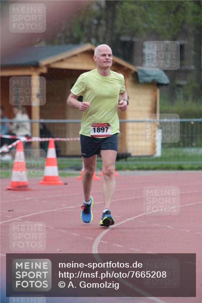 13.04.2025 - Hammer Lauf A. Gomolzig http://msf.ph/oto/7665208 13.04.2025 12:07:41 Ziel 552, 1897, 1958 meine-sportfotos.de