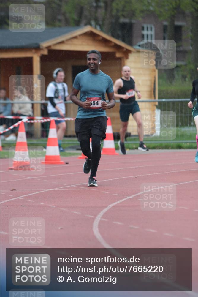 13.04.2025 - Hammer Lauf A. Gomolzig http://msf.ph/oto/7665220 13.04.2025 12:08:02 Ziel 19, 643, 654, 1931 meine-sportfotos.de