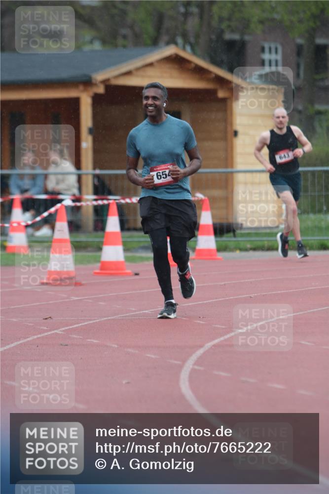 13.04.2025 - Hammer Lauf A. Gomolzig http://msf.ph/oto/7665222 13.04.2025 12:08:03 Ziel 19, 643, 654 meine-sportfotos.de