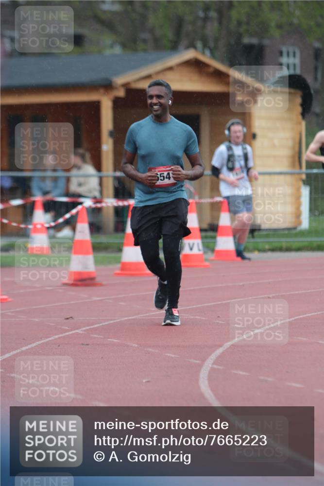 13.04.2025 - Hammer Lauf A. Gomolzig http://msf.ph/oto/7665223 13.04.2025 12:08:03 Ziel 19, 643, 654 meine-sportfotos.de