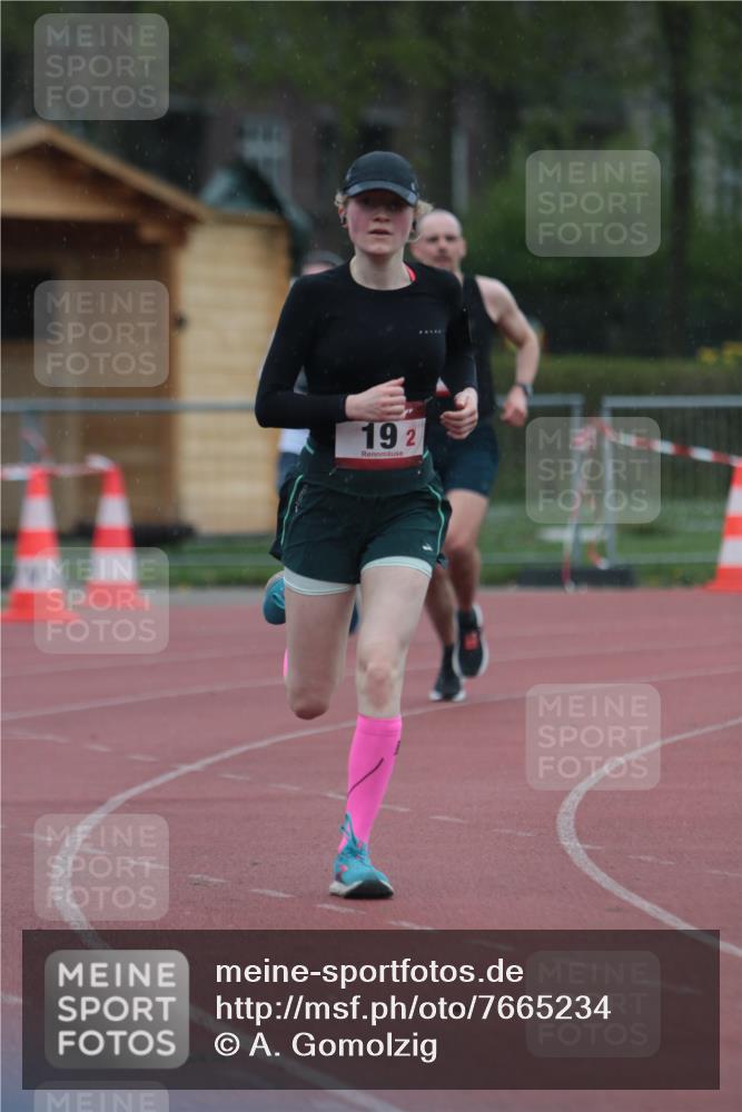 13.04.2025 - Hammer Lauf A. Gomolzig http://msf.ph/oto/7665234 13.04.2025 12:08:05 Ziel 19, 643, 654, 1939 meine-sportfotos.de