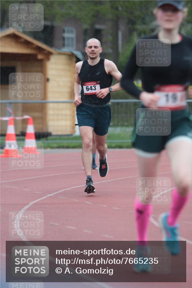 13.04.2025 - Hammer Lauf A. Gomolzig http://msf.ph/oto/7665235 13.04.2025 12:08:07 Ziel 19, 643, 654, 1939 meine-sportfotos.de