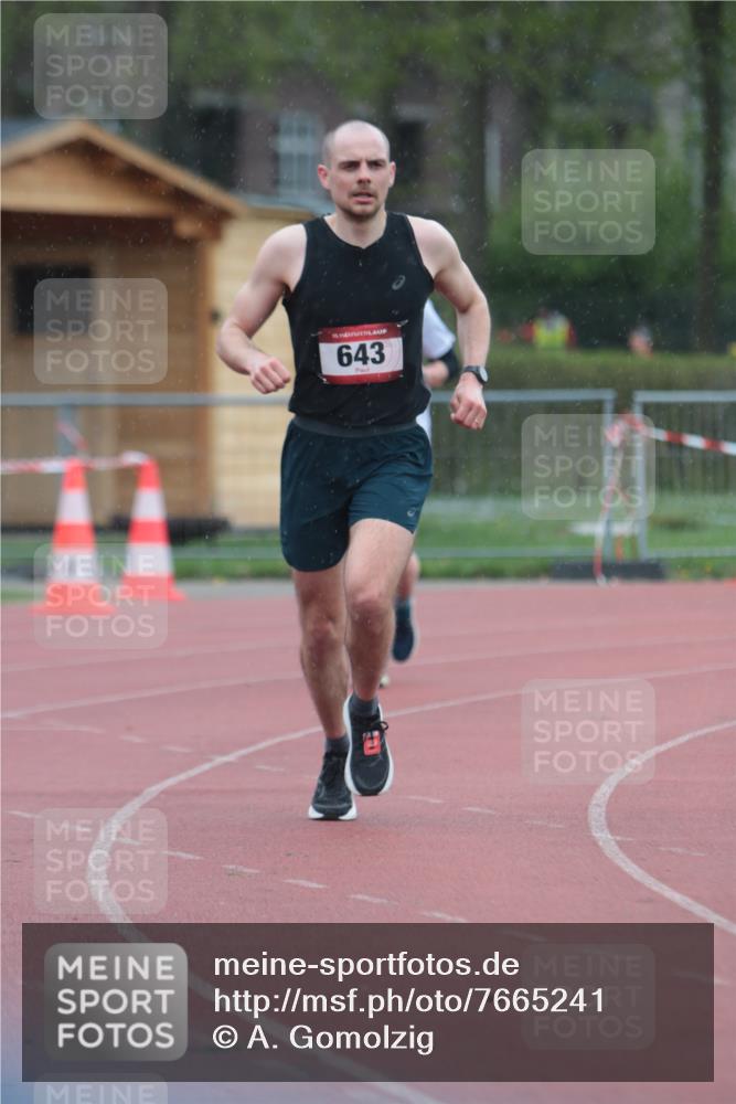 13.04.2025 - Hammer Lauf A. Gomolzig http://msf.ph/oto/7665241 13.04.2025 12:08:08 Ziel 643, 654, 1939 meine-sportfotos.de