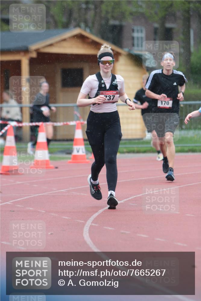 13.04.2025 - Hammer Lauf A. Gomolzig http://msf.ph/oto/7665267 13.04.2025 12:08:43 Ziel 18, 170, 452, 737 meine-sportfotos.de