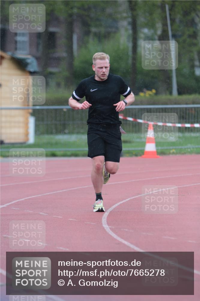 13.04.2025 - Hammer Lauf A. Gomolzig http://msf.ph/oto/7665278 13.04.2025 12:08:48 Ziel 10, 170, 452, 737 meine-sportfotos.de