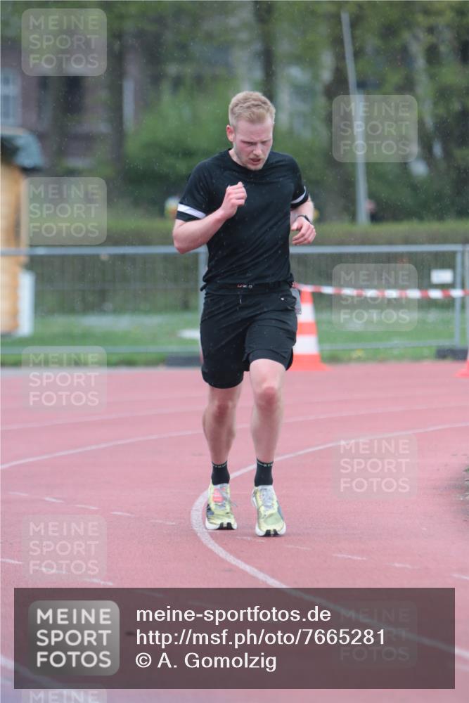 13.04.2025 - Hammer Lauf A. Gomolzig http://msf.ph/oto/7665281 13.04.2025 12:08:49 Ziel 10, 452 meine-sportfotos.de