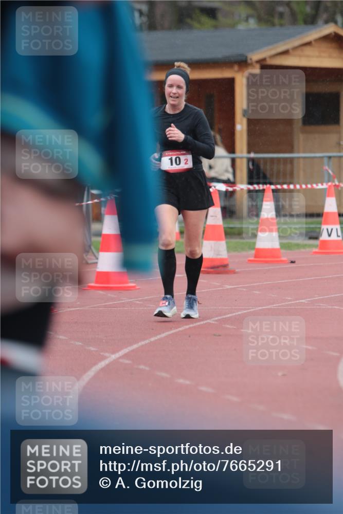 13.04.2025 - Hammer Lauf A. Gomolzig http://msf.ph/oto/7665291 13.04.2025 12:08:51 Ziel 10 meine-sportfotos.de