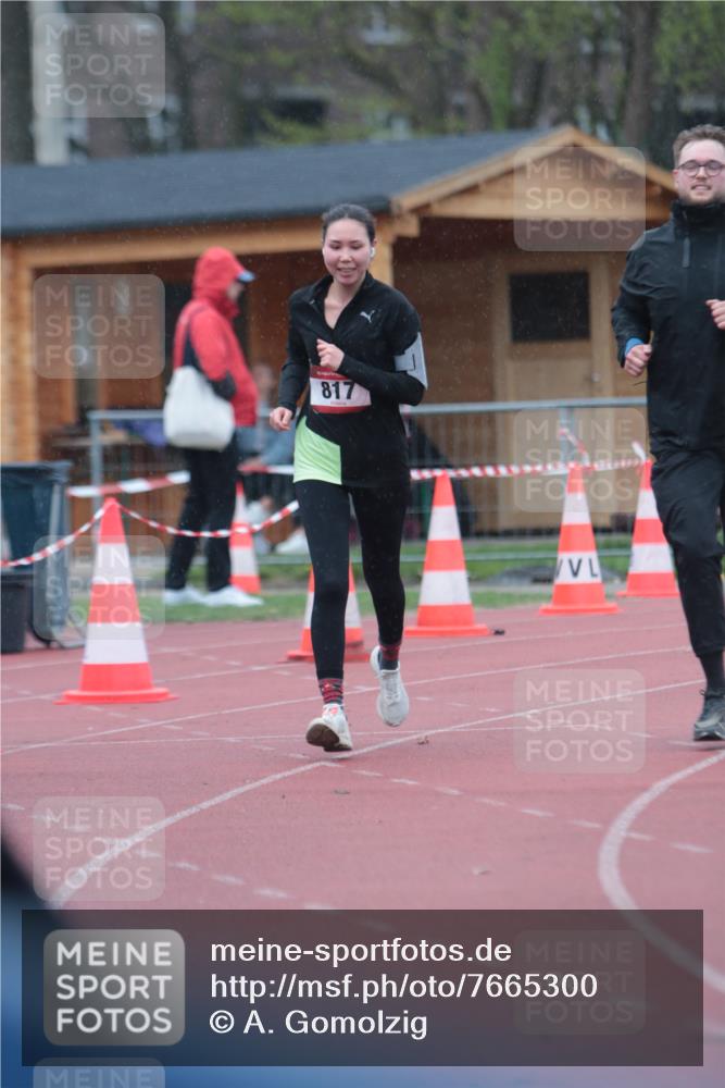 13.04.2025 - Hammer Lauf A. Gomolzig http://msf.ph/oto/7665300 13.04.2025 12:09:23 Ziel 312, 817, 818 meine-sportfotos.de