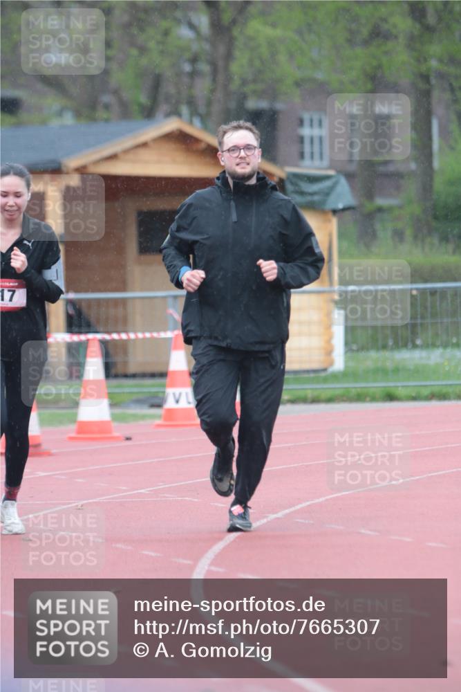 13.04.2025 - Hammer Lauf A. Gomolzig http://msf.ph/oto/7665307 13.04.2025 12:09:23 Ziel 312, 817, 818 meine-sportfotos.de