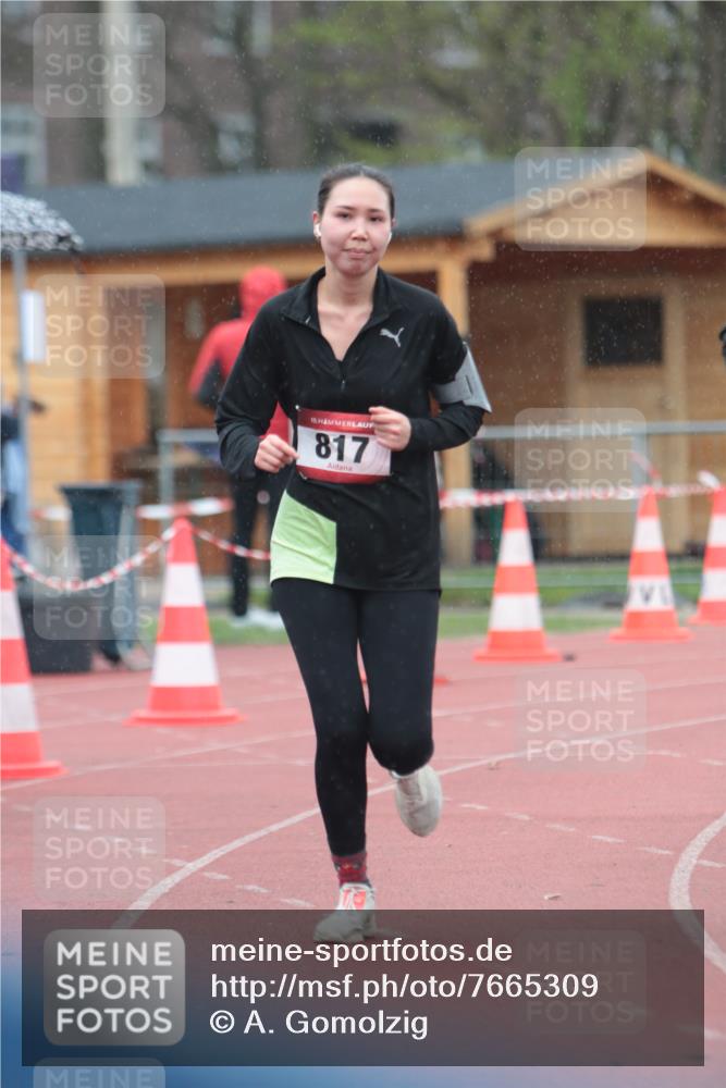 13.04.2025 - Hammer Lauf A. Gomolzig http://msf.ph/oto/7665309 13.04.2025 12:09:25 Ziel 817, 818 meine-sportfotos.de