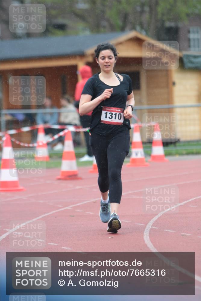 13.04.2025 - Hammer Lauf A. Gomolzig http://msf.ph/oto/7665316 13.04.2025 12:09:39 Ziel 1310 meine-sportfotos.de