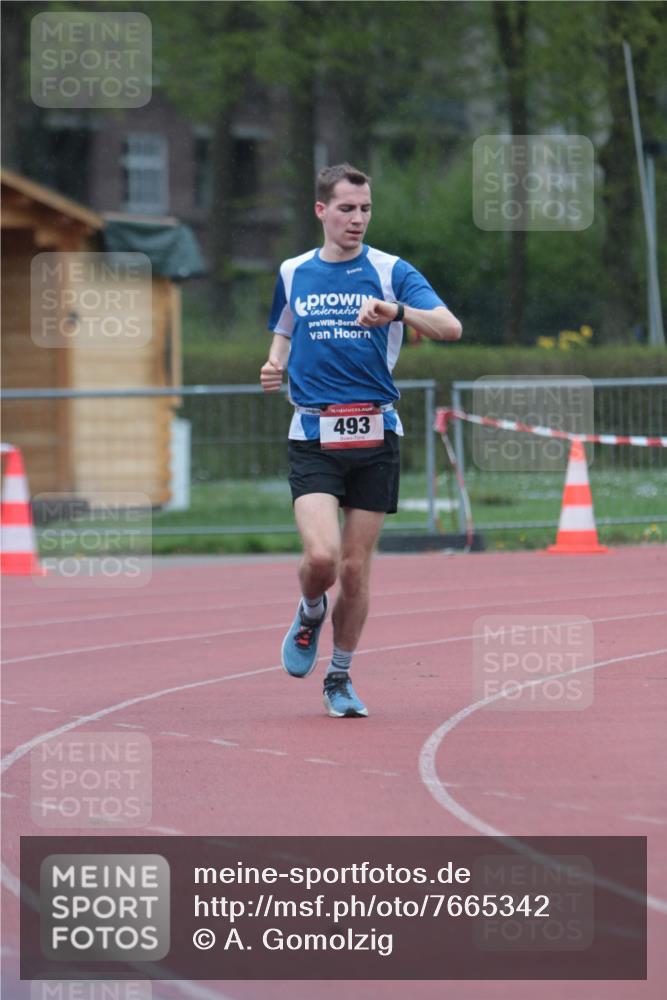 13.04.2025 - Hammer Lauf A. Gomolzig http://msf.ph/oto/7665342 13.04.2025 12:10:00 Ziel 493, 1923, 1965 meine-sportfotos.de