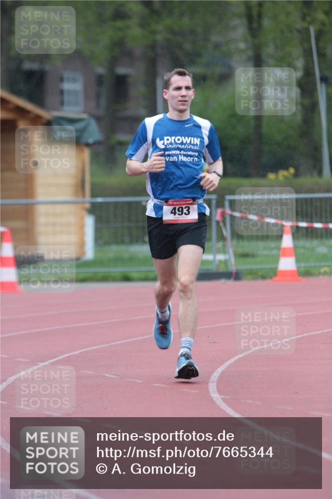 13.04.2025 - Hammer Lauf A. Gomolzig http://msf.ph/oto/7665344 13.04.2025 12:10:01 Ziel 493, 1923, 1965 meine-sportfotos.de