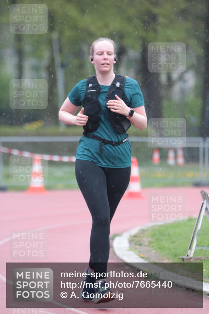 13.04.2025 - Hammer Lauf A. Gomolzig http://msf.ph/oto/7665440 13.04.2025 12:12:27 Ziel 319 meine-sportfotos.de