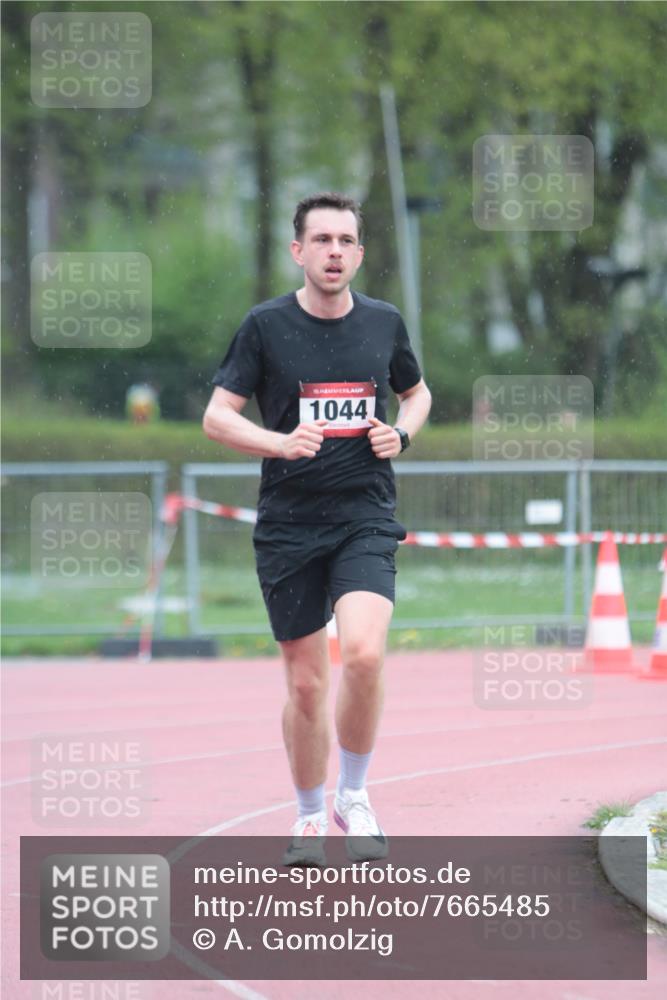 13.04.2025 - Hammer Lauf A. Gomolzig http://msf.ph/oto/7665485 13.04.2025 12:13:48 Ziel 454, 483, 1044, 1702 meine-sportfotos.de