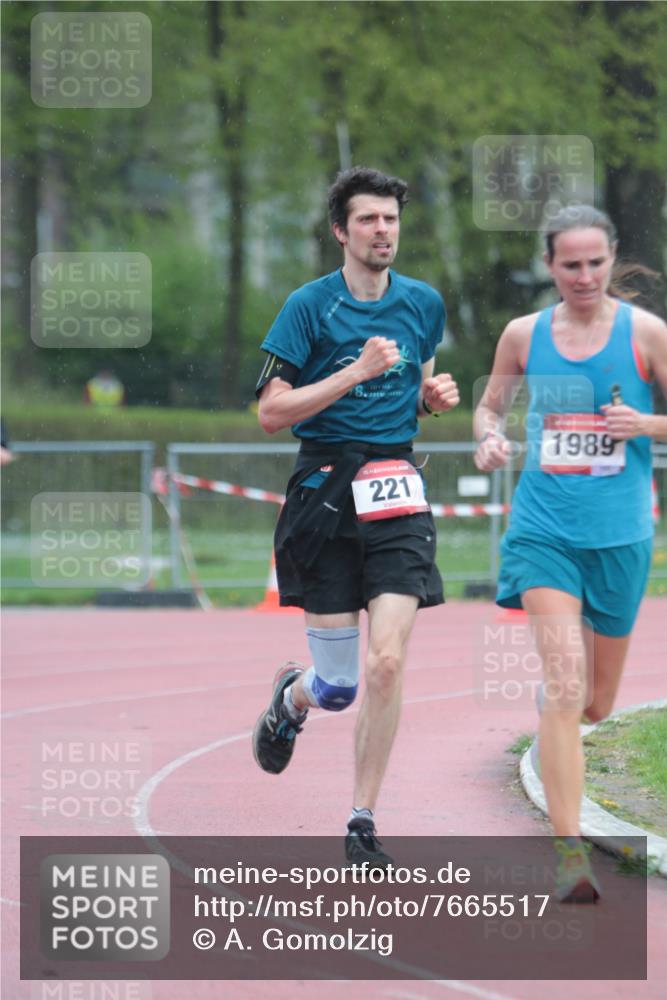 13.04.2025 - Hammer Lauf A. Gomolzig http://msf.ph/oto/7665517 13.04.2025 12:14:48 Ziel 221, 532, 1950, 1989 meine-sportfotos.de