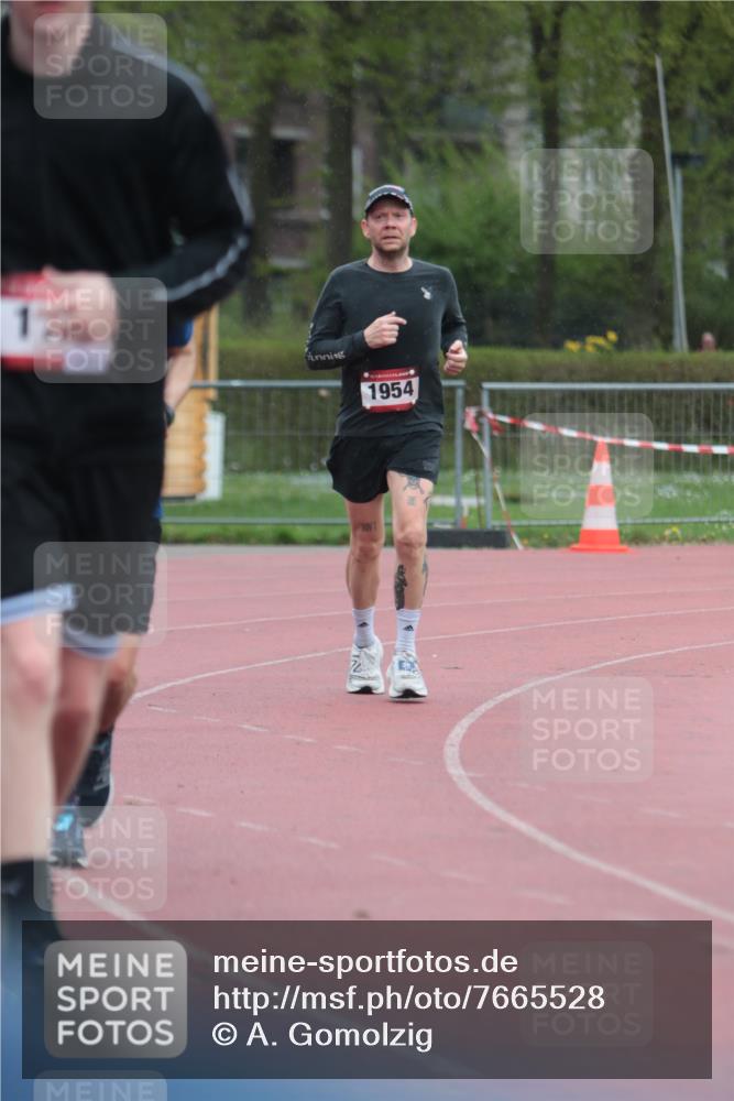 13.04.2025 - Hammer Lauf A. Gomolzig http://msf.ph/oto/7665528 13.04.2025 12:14:58 Ziel 154, 172, 532, 1950, 1954 meine-sportfotos.de
