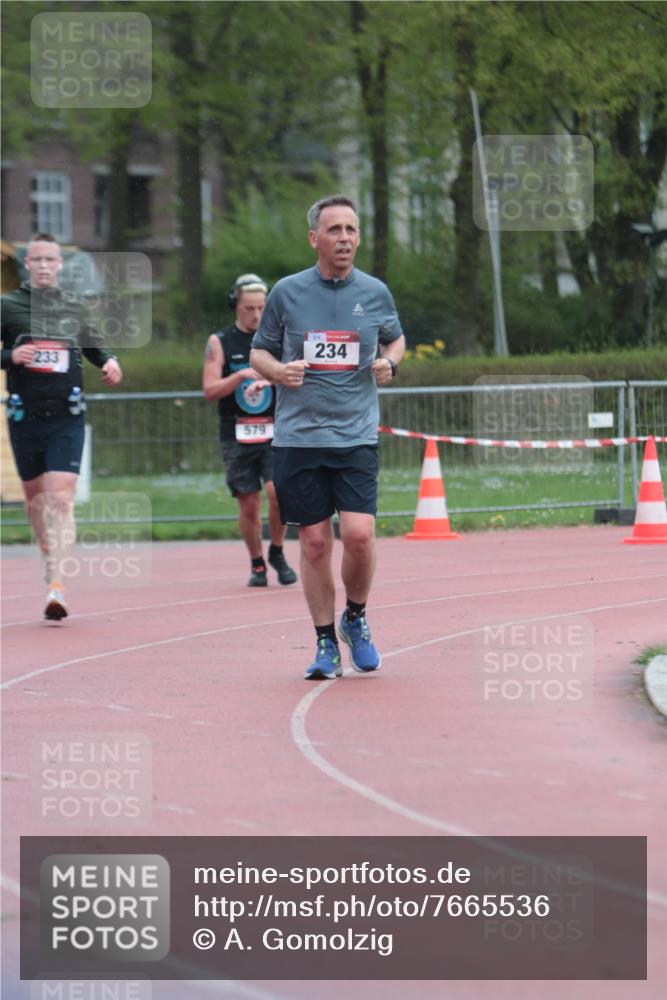 13.04.2025 - Hammer Lauf A. Gomolzig http://msf.ph/oto/7665536 13.04.2025 12:16:05 Ziel 233, 234, 579 meine-sportfotos.de
