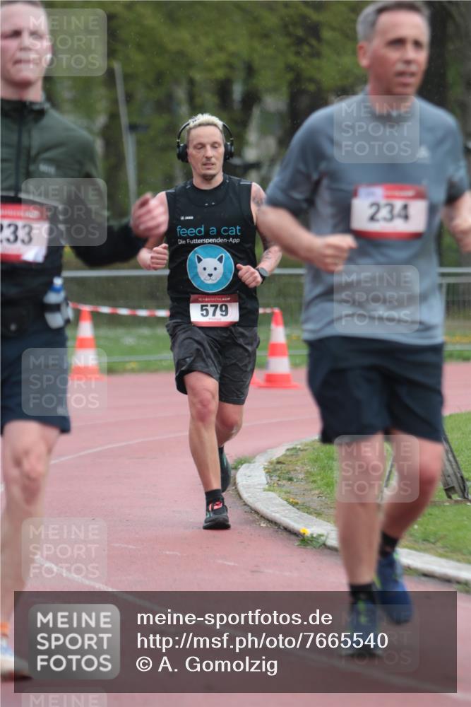 13.04.2025 - Hammer Lauf A. Gomolzig http://msf.ph/oto/7665540 13.04.2025 12:16:10 Ziel 233, 234, 579 meine-sportfotos.de