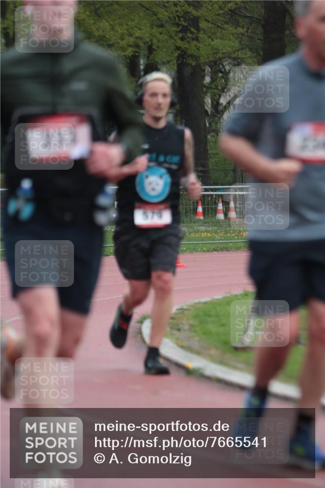 13.04.2025 - Hammer Lauf A. Gomolzig http://msf.ph/oto/7665541 13.04.2025 12:16:10 Ziel 233, 234, 579 meine-sportfotos.de