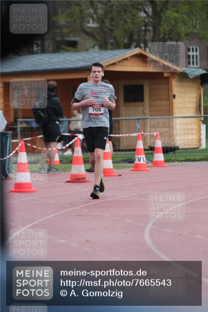 13.04.2025 - Hammer Lauf A. Gomolzig http://msf.ph/oto/7665543 13.04.2025 12:17:03 Ziel 705 meine-sportfotos.de