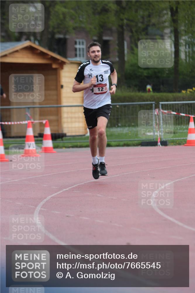 13.04.2025 - Hammer Lauf A. Gomolzig http://msf.ph/oto/7665545 13.04.2025 12:17:16 Ziel 12 meine-sportfotos.de