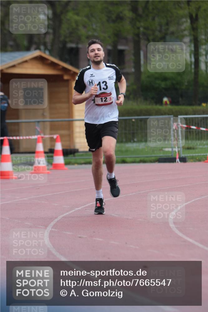 13.04.2025 - Hammer Lauf A. Gomolzig http://msf.ph/oto/7665547 13.04.2025 12:17:16 Ziel 12 meine-sportfotos.de