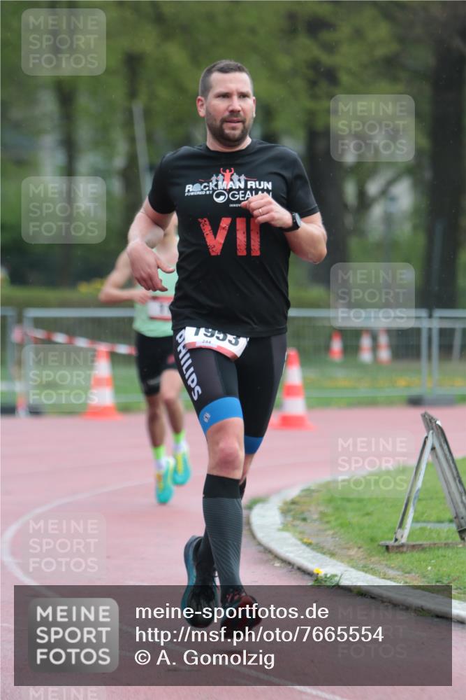 13.04.2025 - Hammer Lauf A. Gomolzig http://msf.ph/oto/7665554 13.04.2025 12:17:31 Ziel 11, 1953 meine-sportfotos.de