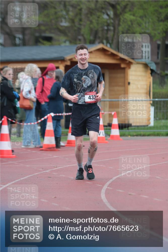 13.04.2025 - Hammer Lauf A. Gomolzig http://msf.ph/oto/7665623 13.04.2025 12:21:14 Ziel 433 meine-sportfotos.de