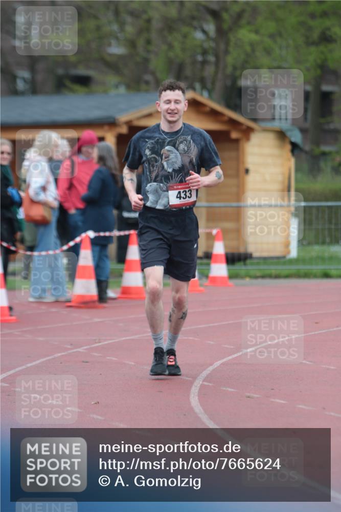 13.04.2025 - Hammer Lauf A. Gomolzig http://msf.ph/oto/7665624 13.04.2025 12:21:15 Ziel 433 meine-sportfotos.de