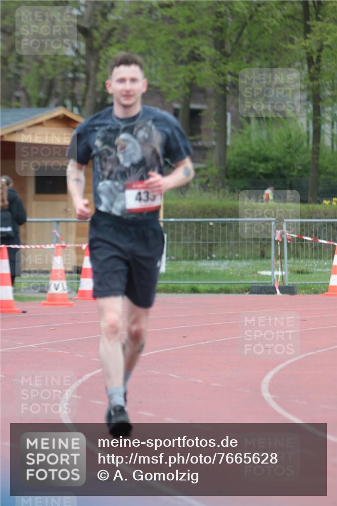 13.04.2025 - Hammer Lauf A. Gomolzig http://msf.ph/oto/7665628 13.04.2025 12:21:16 Ziel 433 meine-sportfotos.de
