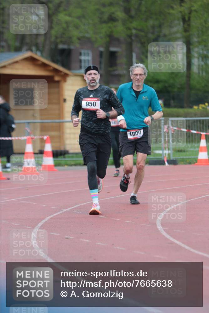 13.04.2025 - Hammer Lauf A. Gomolzig http://msf.ph/oto/7665638 13.04.2025 12:21:40 Ziel 950, 1819, 1900 meine-sportfotos.de