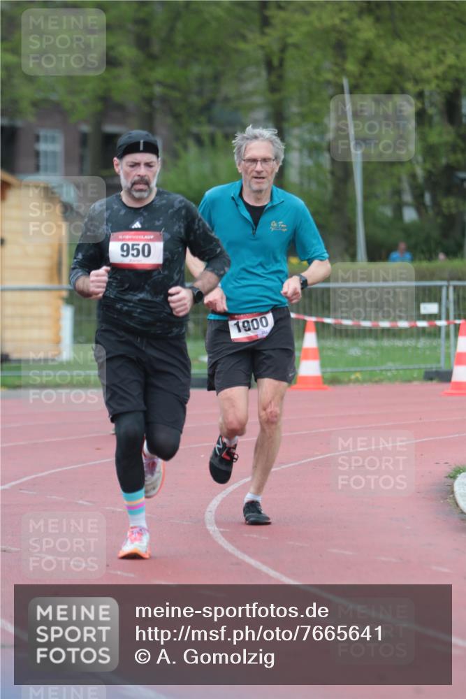 13.04.2025 - Hammer Lauf A. Gomolzig http://msf.ph/oto/7665641 13.04.2025 12:21:42 Ziel 950, 1819, 1900 meine-sportfotos.de