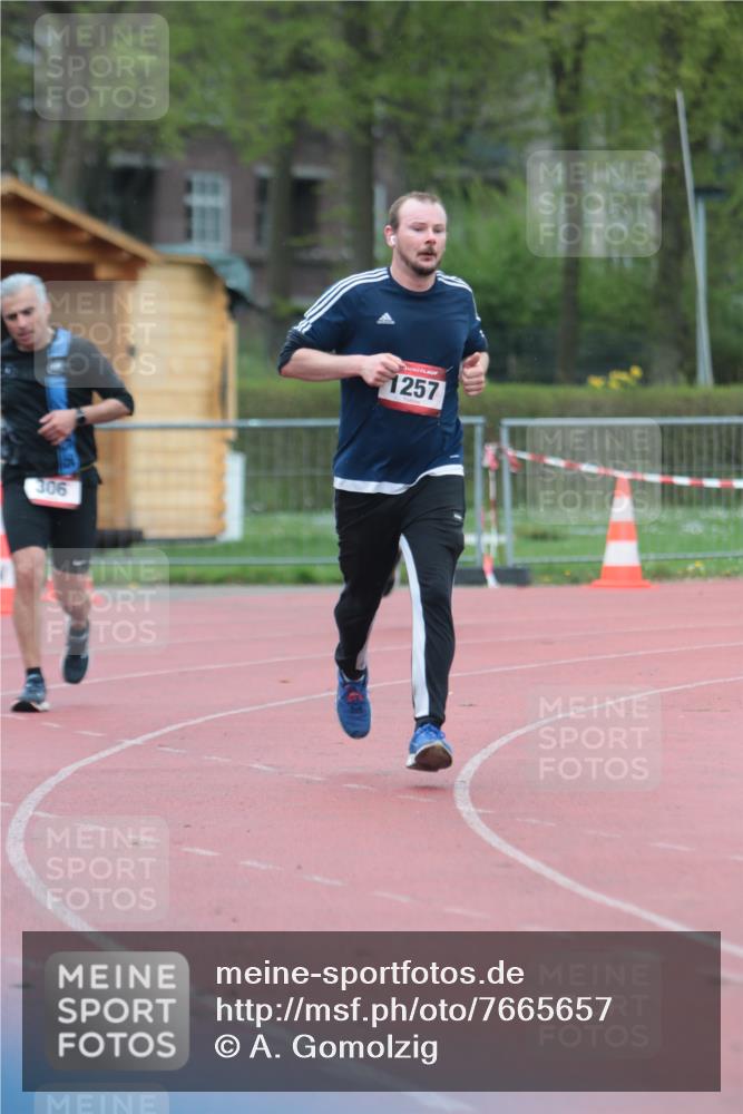 13.04.2025 - Hammer Lauf A. Gomolzig http://msf.ph/oto/7665657 13.04.2025 12:22:04 Ziel 251, 306, 1257 meine-sportfotos.de