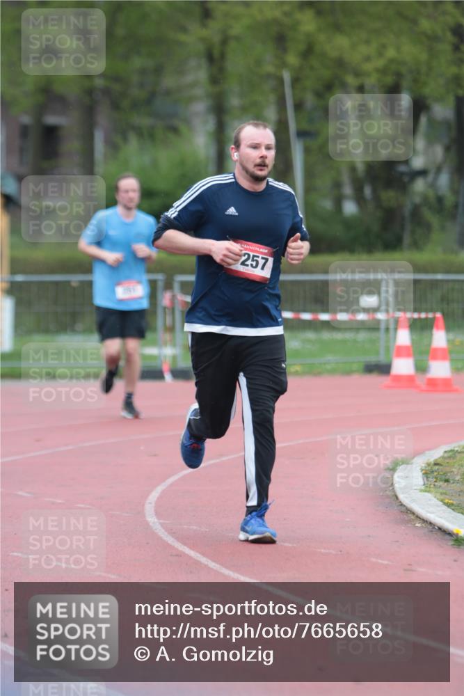 13.04.2025 - Hammer Lauf A. Gomolzig http://msf.ph/oto/7665658 13.04.2025 12:22:05 Ziel 251, 306, 1257 meine-sportfotos.de