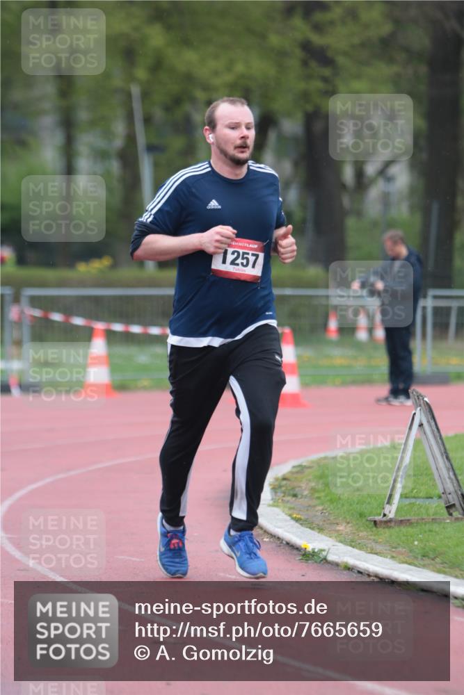 13.04.2025 - Hammer Lauf A. Gomolzig http://msf.ph/oto/7665659 13.04.2025 12:22:06 Ziel 251, 306, 1257 meine-sportfotos.de