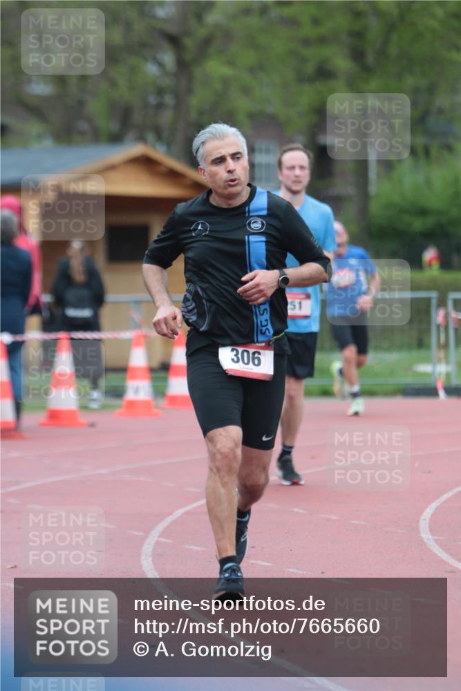 13.04.2025 - Hammer Lauf A. Gomolzig http://msf.ph/oto/7665660 13.04.2025 12:22:08 Ziel 227, 251, 306 meine-sportfotos.de