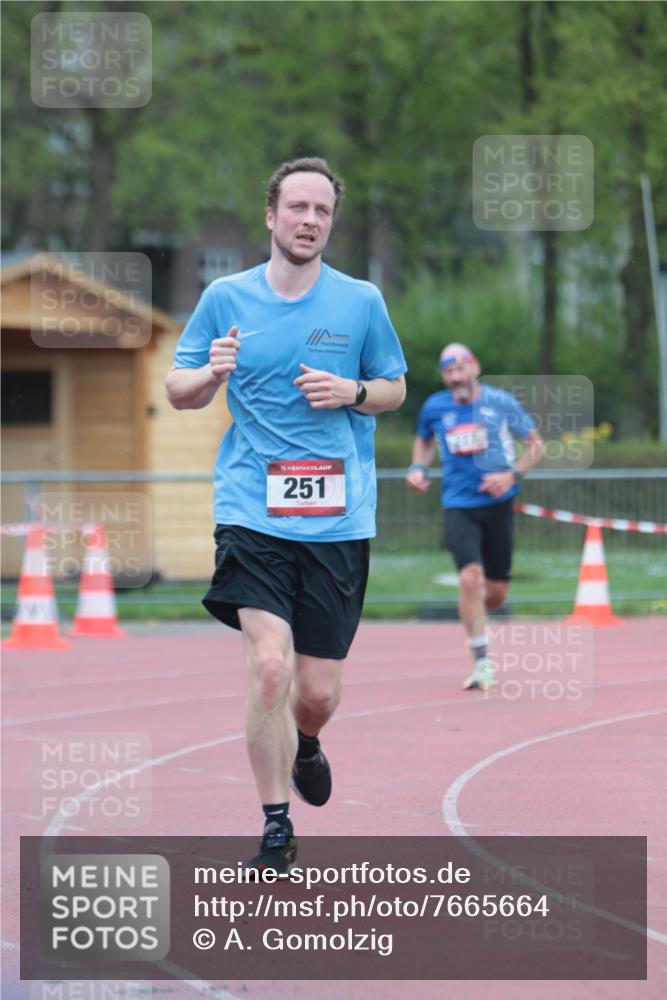 13.04.2025 - Hammer Lauf A. Gomolzig http://msf.ph/oto/7665664 13.04.2025 12:22:10 Ziel 227, 251, 306 meine-sportfotos.de