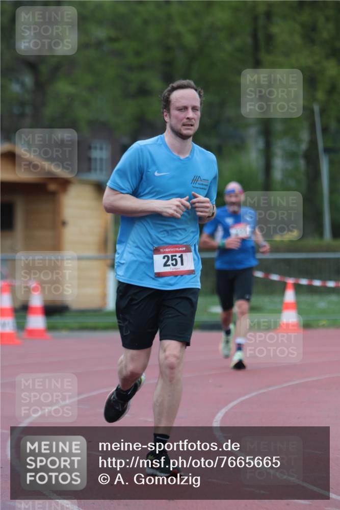 13.04.2025 - Hammer Lauf A. Gomolzig http://msf.ph/oto/7665665 13.04.2025 12:22:10 Ziel 227, 251, 306 meine-sportfotos.de