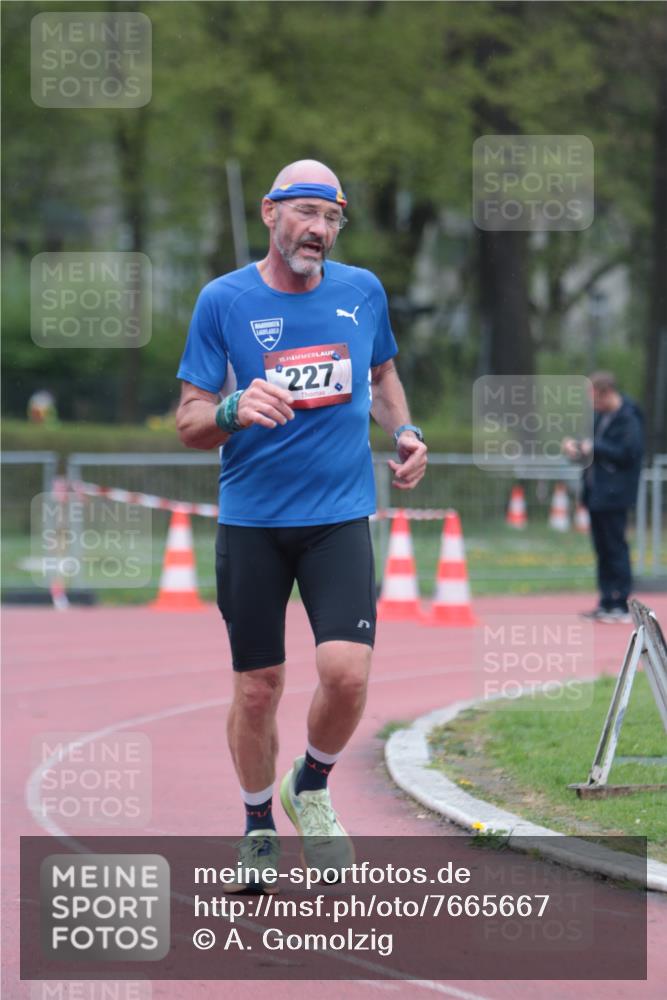 13.04.2025 - Hammer Lauf A. Gomolzig http://msf.ph/oto/7665667 13.04.2025 12:22:16 Ziel 227, 1783 meine-sportfotos.de