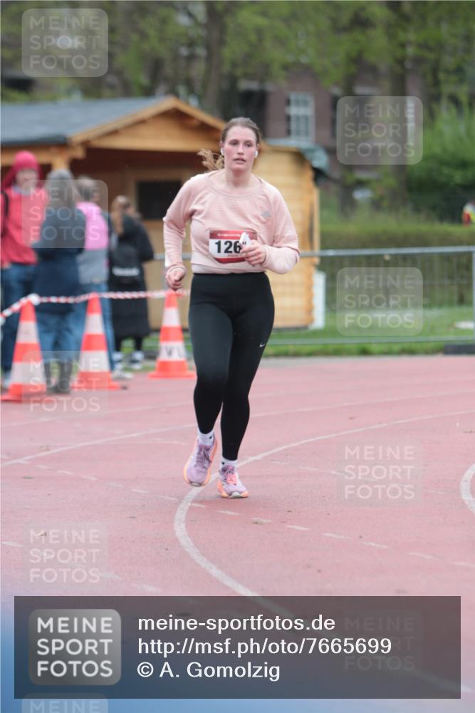 13.04.2025 - Hammer Lauf A. Gomolzig http://msf.ph/oto/7665699 13.04.2025 12:23:51 Ziel 1267 meine-sportfotos.de