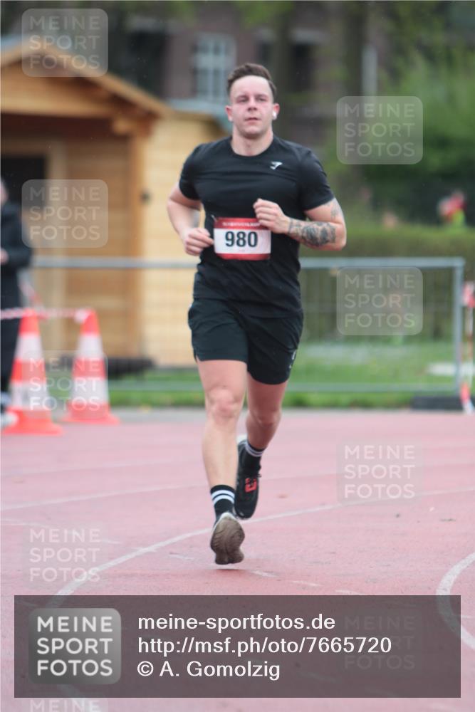 13.04.2025 - Hammer Lauf A. Gomolzig http://msf.ph/oto/7665720 13.04.2025 12:24:39 Ziel 980 meine-sportfotos.de