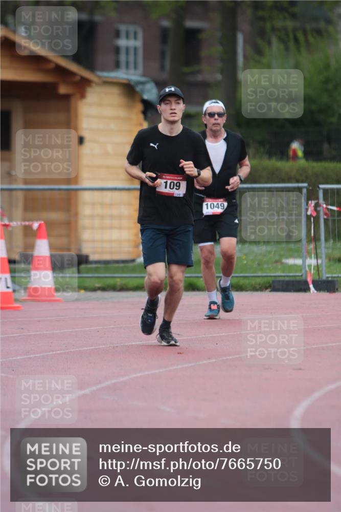 13.04.2025 - Hammer Lauf A. Gomolzig http://msf.ph/oto/7665750 13.04.2025 12:25:09 Ziel 109, 670, 1049 meine-sportfotos.de