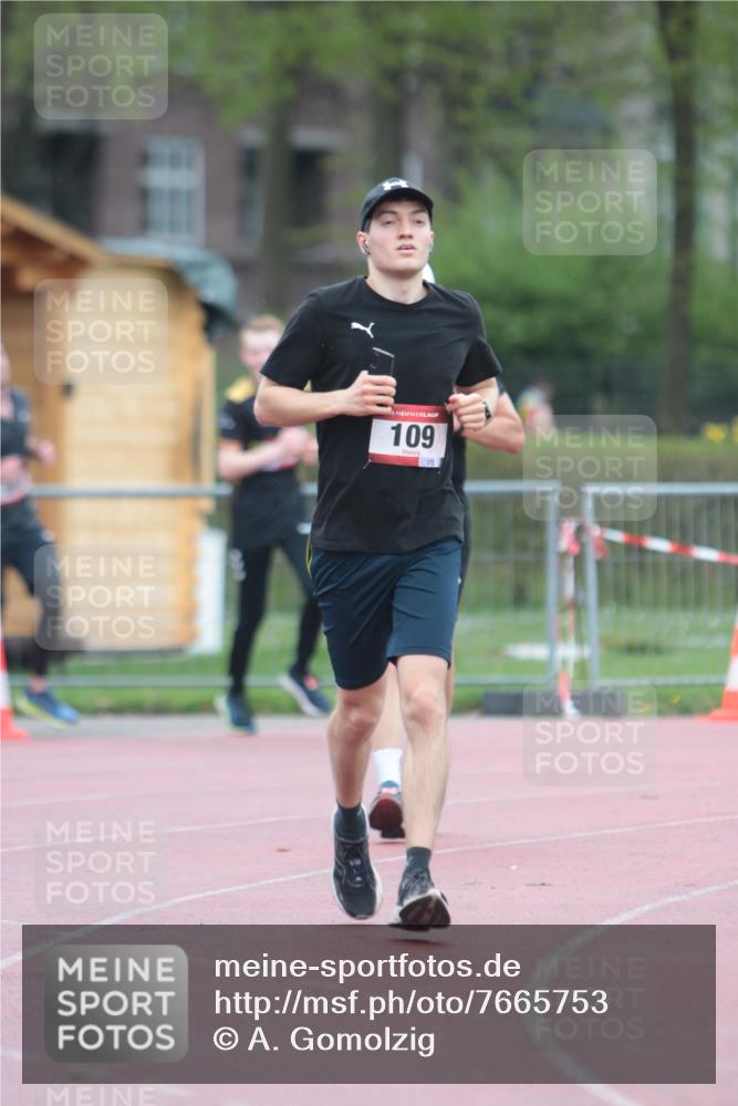 13.04.2025 - Hammer Lauf A. Gomolzig http://msf.ph/oto/7665753 13.04.2025 12:25:11 Ziel 109, 693, 704, 1049 meine-sportfotos.de