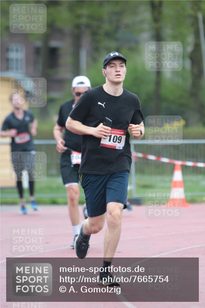 13.04.2025 - Hammer Lauf A. Gomolzig http://msf.ph/oto/7665754 13.04.2025 12:25:12 Ziel 109, 693, 704, 1049 meine-sportfotos.de